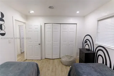 310 NE 162nd Street Miami FL 33162