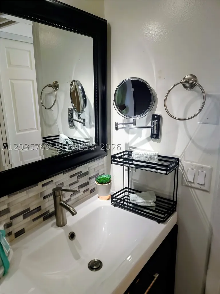 23106 Oxford Place Boca Raton FL 33433