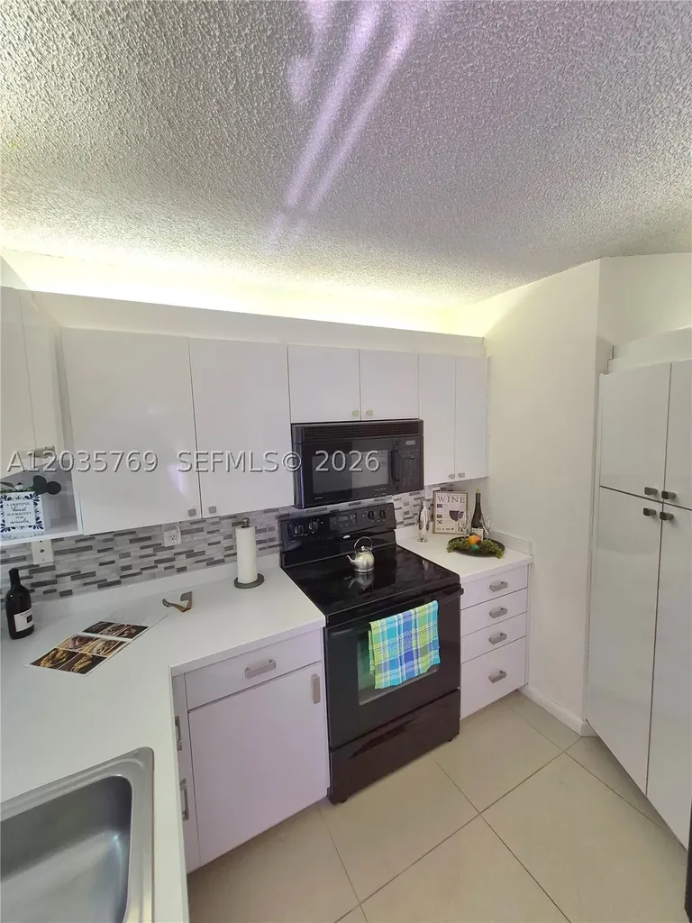 23106 Oxford Place Boca Raton FL 33433