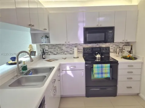 23106 Oxford Place Boca Raton FL 33433