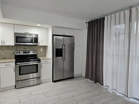 8075 SW 107th Avenue Miami FL 33173
