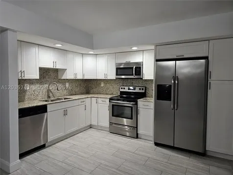 8075 SW 107th Avenue Miami FL 33173
