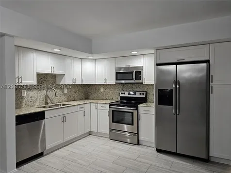 8075 SW 107th Avenue Miami FL 33173