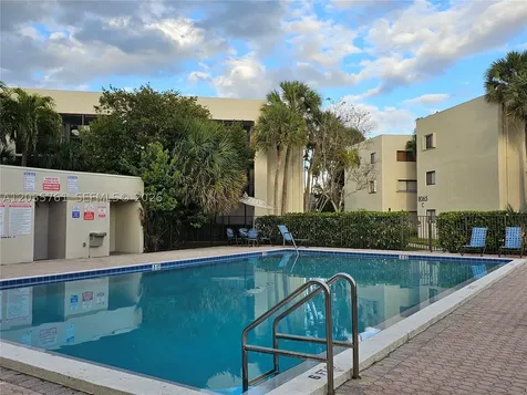 8075 SW 107th Avenue Miami FL 33173