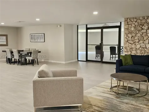8075 SW 107th Avenue Miami FL 33173