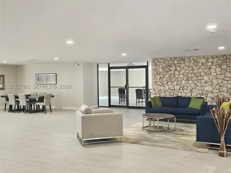 8075 SW 107th Avenue Miami FL 33173
