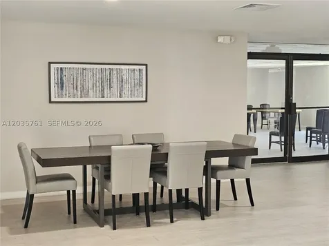 8075 SW 107th Avenue Miami FL 33173