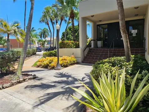 8075 SW 107th Avenue Miami FL 33173