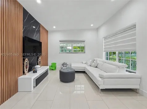 960 NE 146th Street North Miami FL 33161
