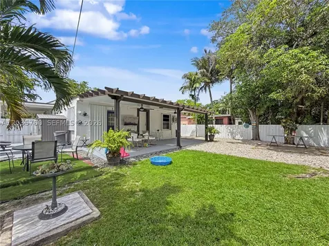 960 NE 146th Street North Miami FL 33161