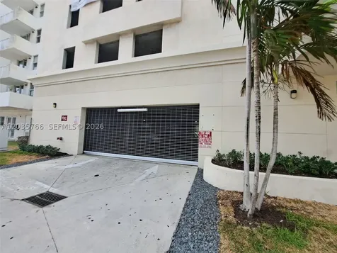 120 SW 8th Avenue Miami FL 33130