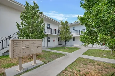 1710 NW 1st Court Miami FL 33136