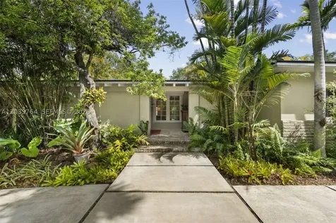 1621 Nocatee Drive Coconut Grove FL 33133