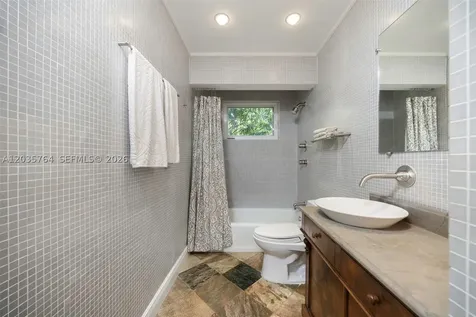 1621 Nocatee Drive Coconut Grove FL 33133