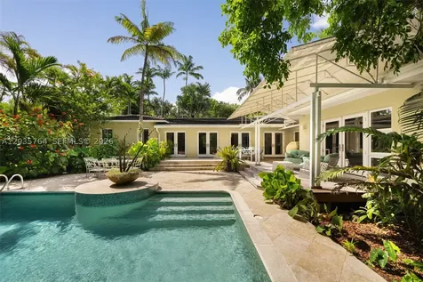 1621 Nocatee Drive Coconut Grove FL 33133