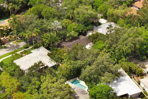 1621 Nocatee Drive Coconut Grove FL 33133