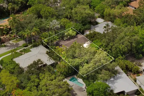 1621 Nocatee Drive Coconut Grove FL 33133