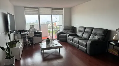 2780 NE 183rd Street Aventura FL 33160