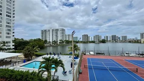 2780 NE 183rd Street Aventura FL 33160