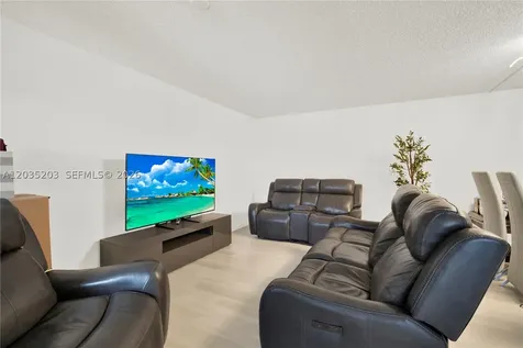 15460 SW 82nd Lane Miami FL 33193