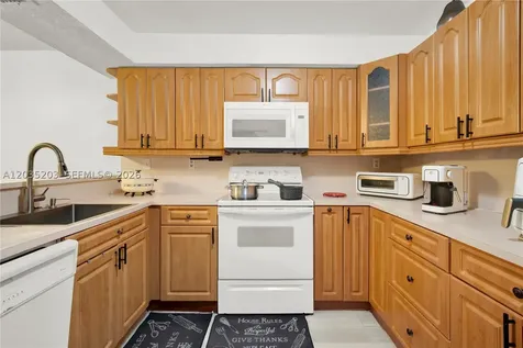 15460 SW 82nd Lane Miami FL 33193