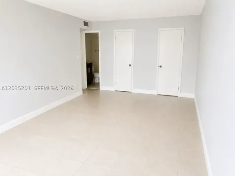 484 NW 165th St Road Miami FL 33169