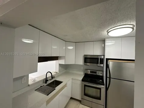 484 NW 165th St Road Miami FL 33169