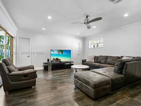 3610 N 53rd Avenue Hollywood FL 33021