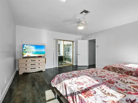 3610 N 53rd Avenue Hollywood FL 33021