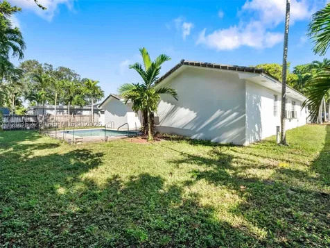 3610 N 53rd Avenue Hollywood FL 33021