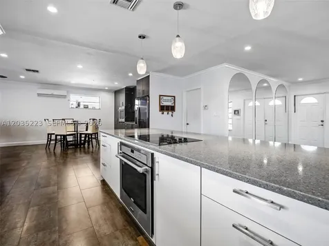 3610 N 53rd Avenue Hollywood FL 33021