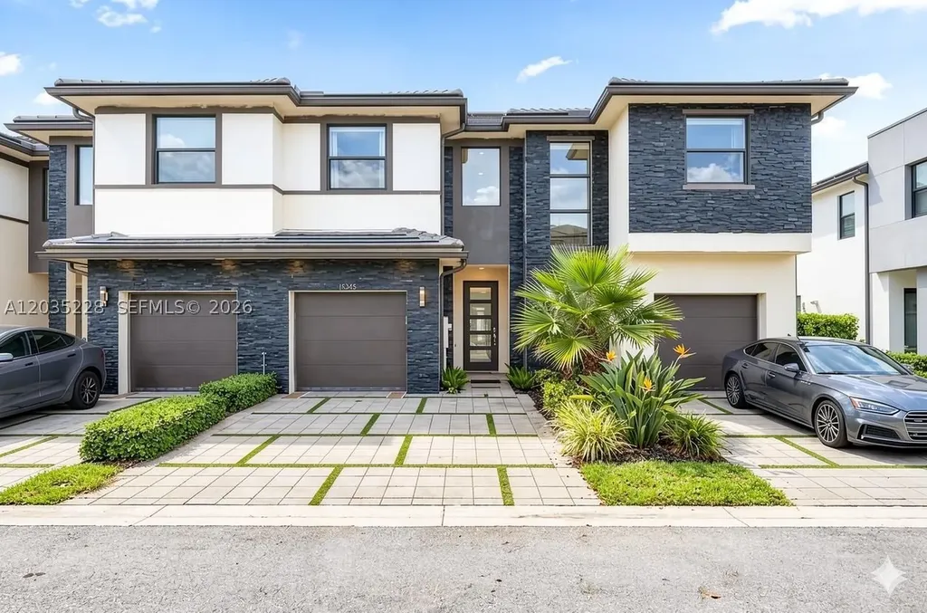 15841 NW 91st Court Miami Lakes FL 33018