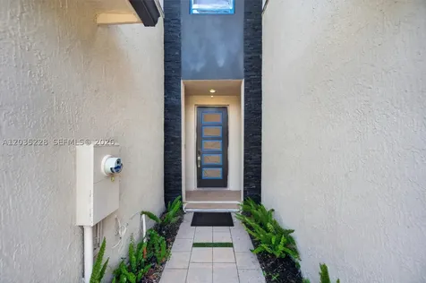 15841 NW 91st Court Miami Lakes FL 33018