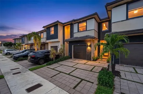 15841 NW 91st Court Miami Lakes FL 33018