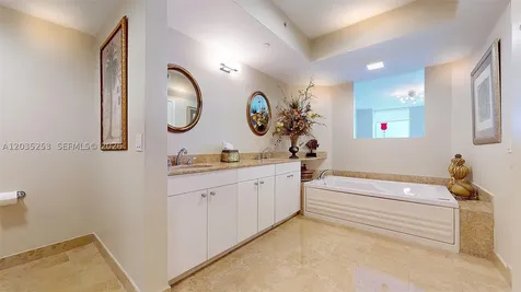 4779 Collins Avenue Miami Beach FL 33140