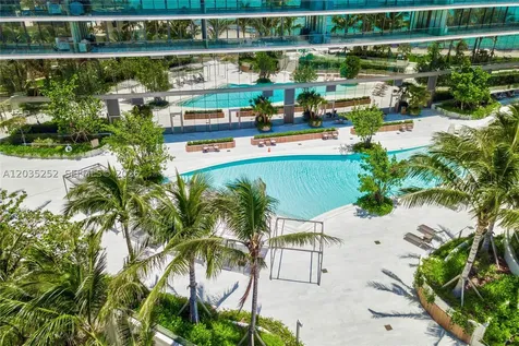 18975 Collins Avenue Sunny Isles Beach FL 33160