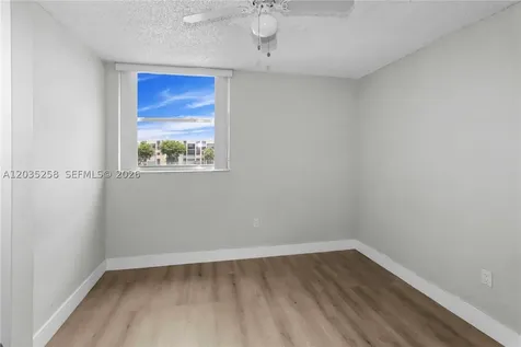 9411 SW 4th Street Miami FL 33174