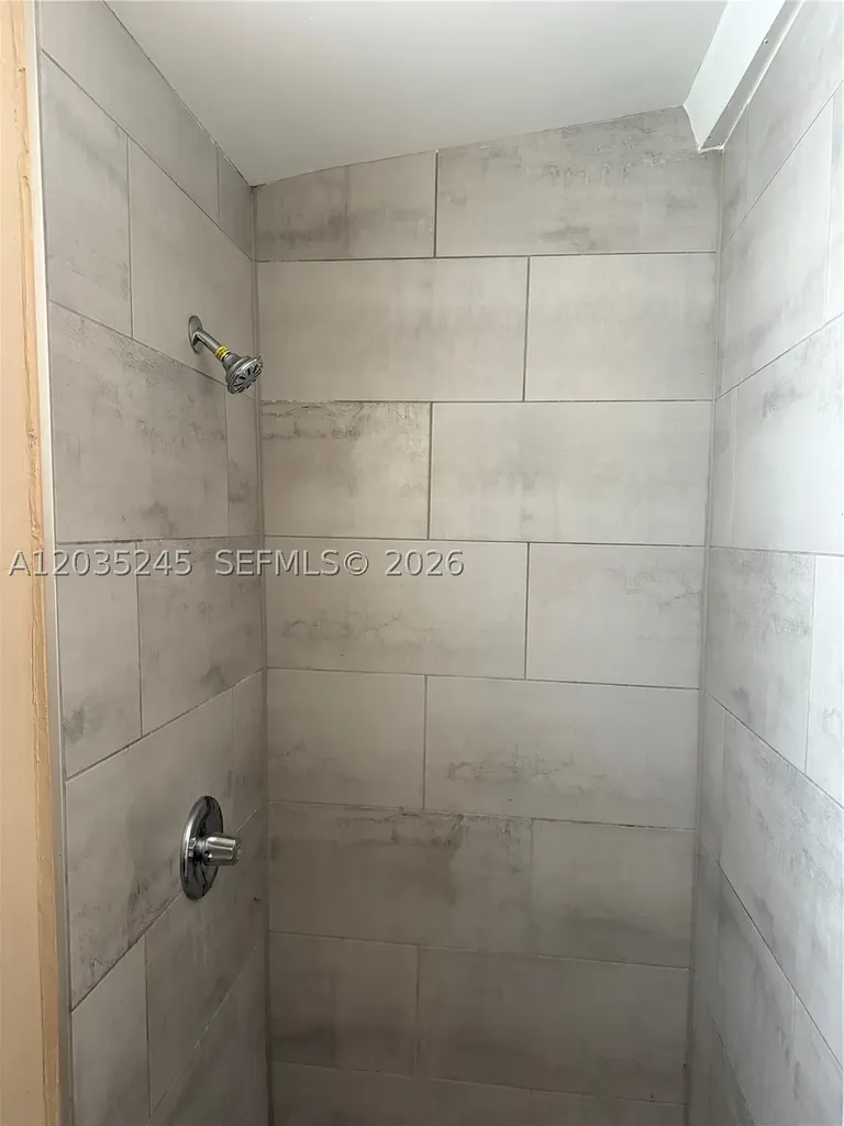 41 SW 7th Avenue Dania Beach FL 33004