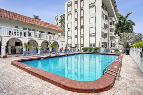 3181 S Ocean Drive Hallandale Beach FL 33009