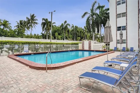 3181 S Ocean Drive Hallandale Beach FL 33009