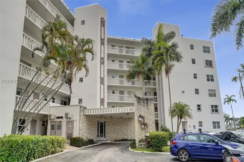 3181 S Ocean Drive Hallandale Beach FL 33009