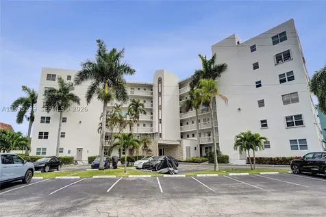 3181 S Ocean Drive Hallandale Beach FL 33009