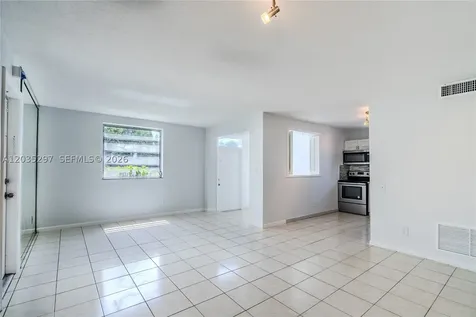 421 NE 1st Street Hallandale Beach FL 33009