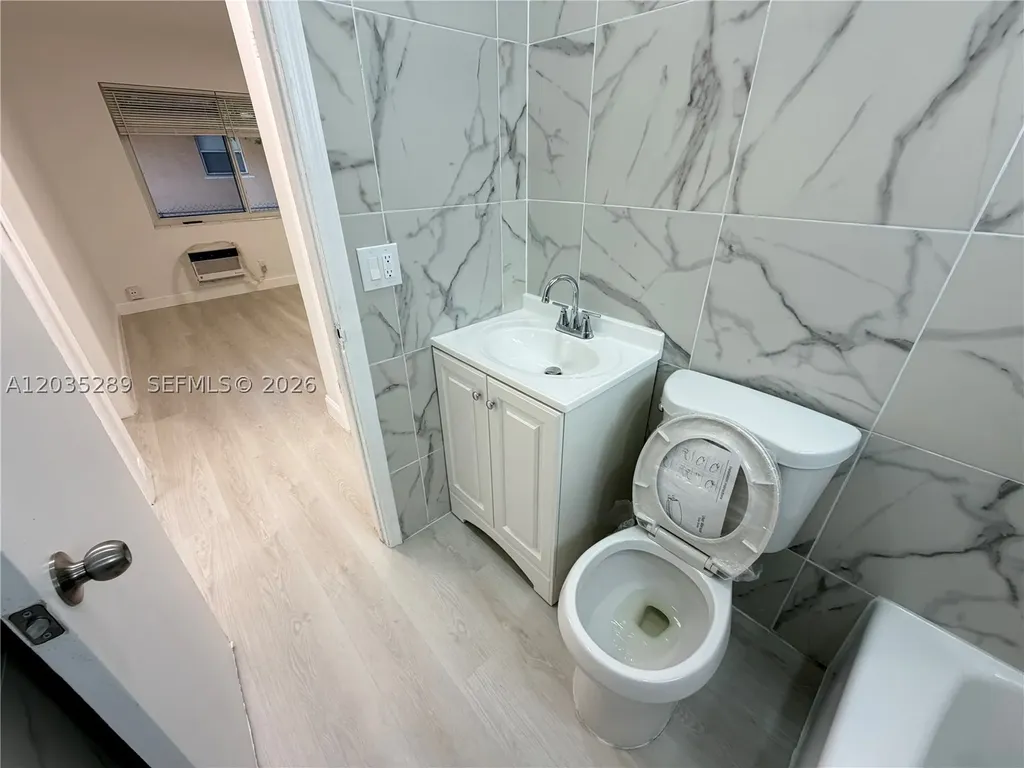 2417 NW 20th Street Fort Lauderdale FL 33311