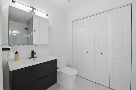 3500 Mystic Pointe Drive Aventura FL 33180