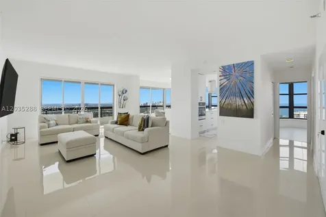 3500 Mystic Pointe Drive Aventura FL 33180