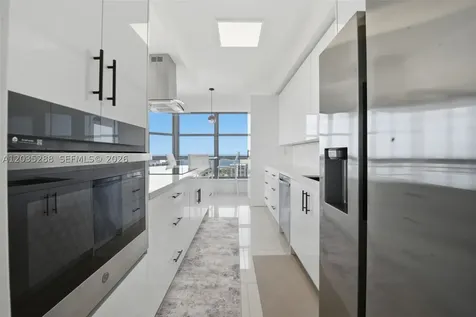 3500 Mystic Pointe Drive Aventura FL 33180