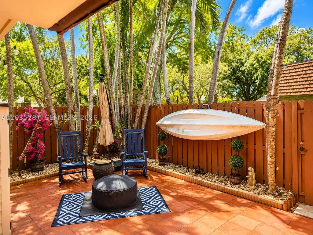 2589 Garden Hollywood FL 33026