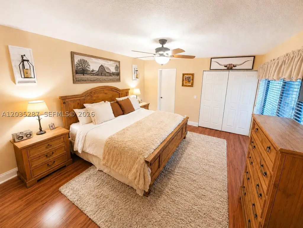2589 Garden Hollywood FL 33026
