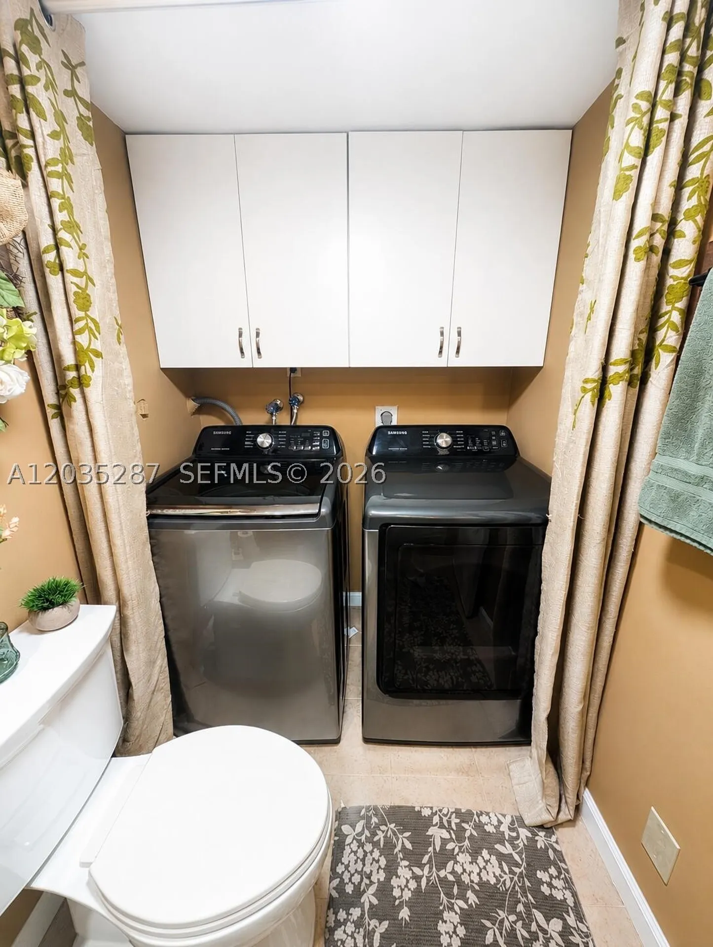 2589 Garden Hollywood FL 33026